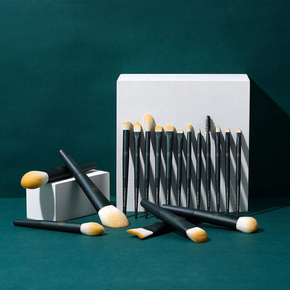 18Pcs Professional Makeup Brush Set with Eco Cylinder Travel Case – Premium Synthetic Foundation, Powder, Blush, Concealer, Blending, Eye & Lip Brushes – Cruelty - Free Makeup Brush Kit with 2 Cup Holder - RELUX.STORE
