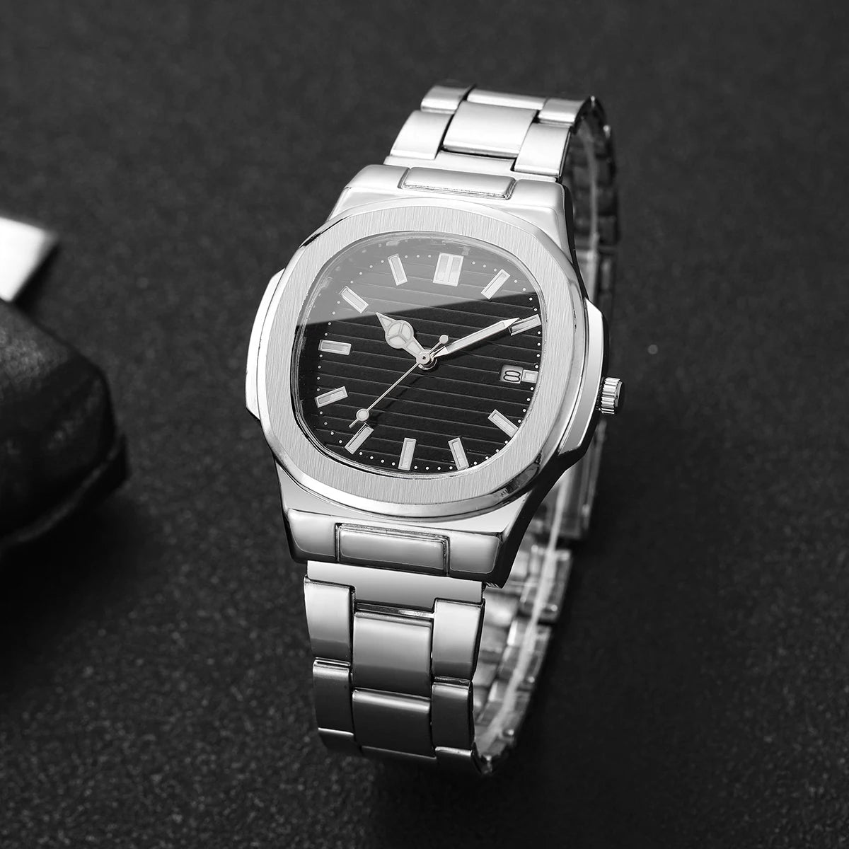 Men Fashion Wristwatches Business Square Dial Stainless Steel Strap Quartz Watch with Calendar For Mens Clock（Without Box）