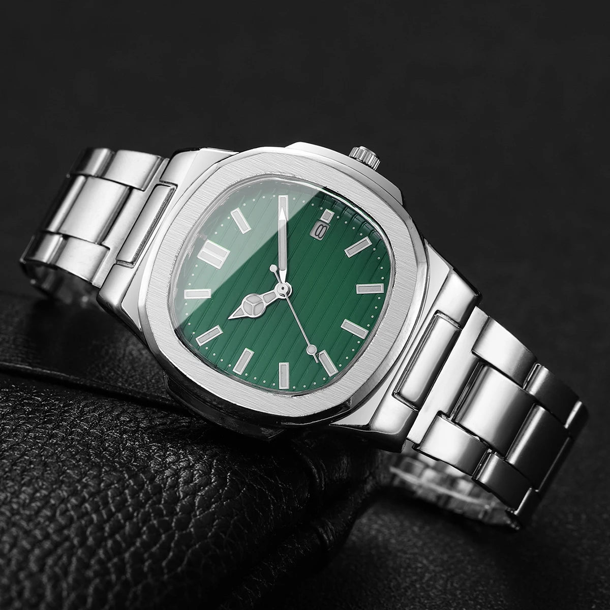 Men Fashion Wristwatches Business Square Dial Stainless Steel Strap Quartz Watch with Calendar For Mens Clock（Without Box）