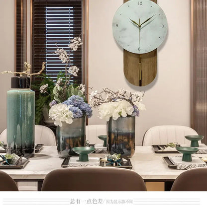 Aesthetic Chinese Wall Clock Creative Pendulum Solid Wood Log Wind Interior Design Unique Art Medieval Decoration Room Decor
