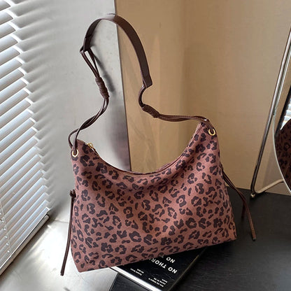Women Suede Shoulder Bag Adjustable Strap Messenger Bag with Zipper Trendy Retro Handbag for Work Travel RELUX.STORE