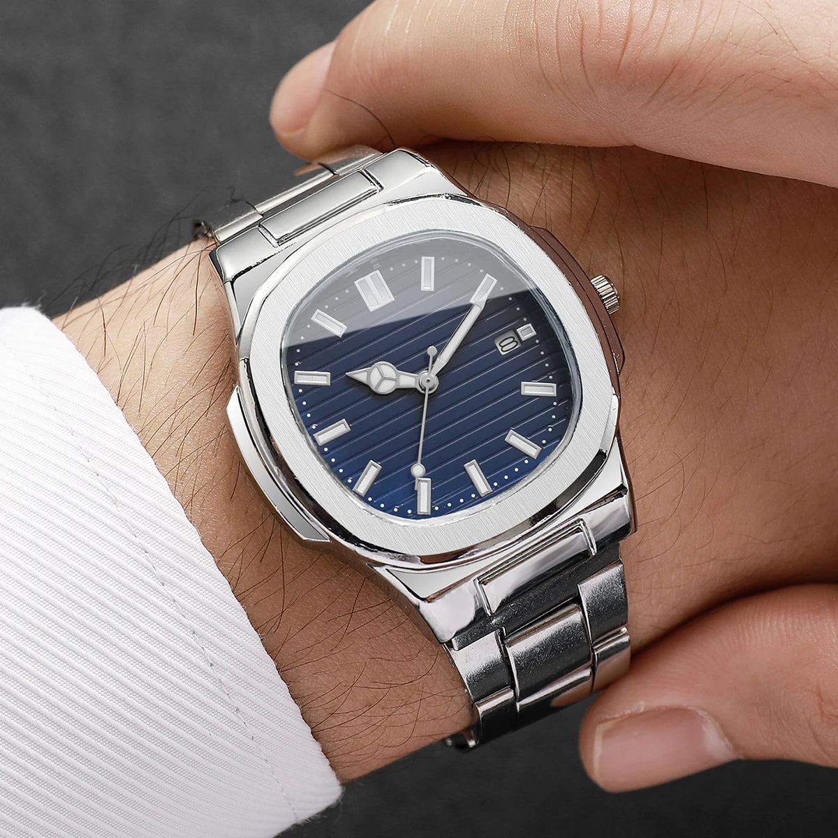 Men Fashion Wristwatches Business Square Dial Stainless Steel Strap Quartz Watch with Calendar For Mens Clock（Without Box）