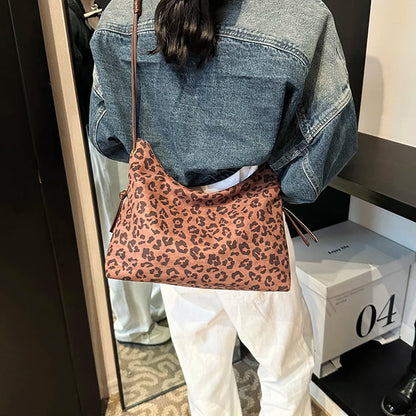 Women Suede Shoulder Bag Adjustable Strap Messenger Bag with Zipper Trendy Retro Handbag for Work Travel RELUX.STORE