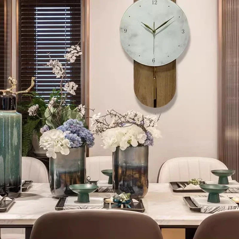 Aesthetic Chinese Wall Clock Creative Pendulum Solid Wood Log Wind Interior Design Unique Art Medieval Decoration Room Decor