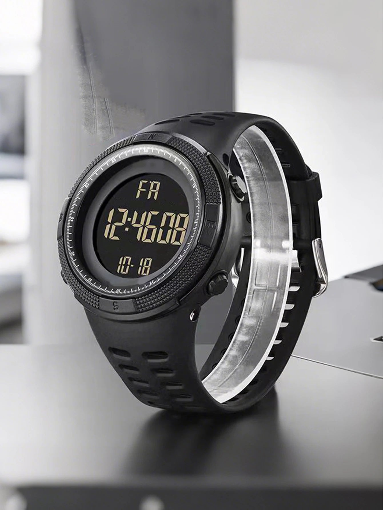 Men's sports watch, outdoor mountaineering and running digital countdown electronic men's watch, student's first choice LED cloc