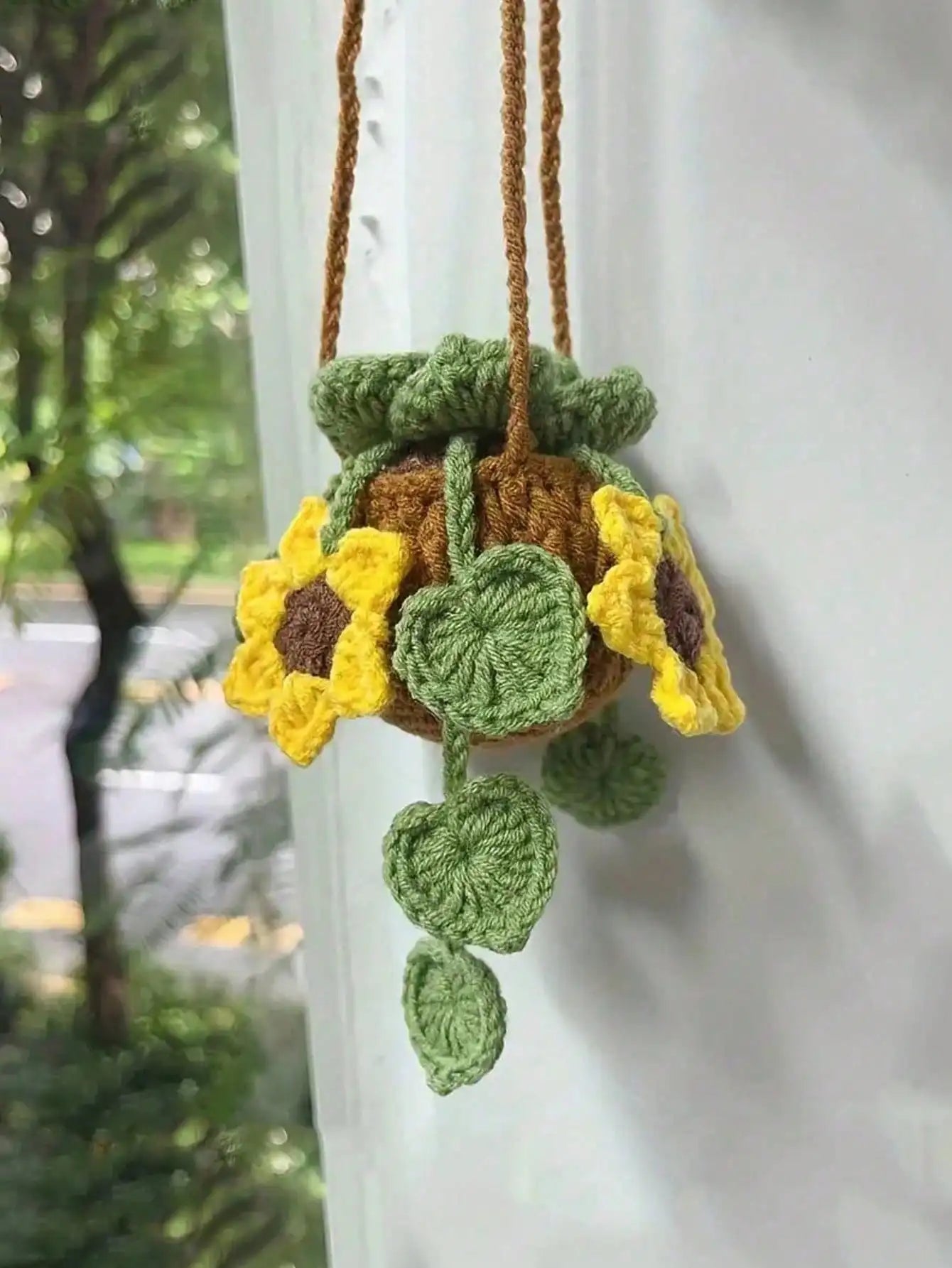 1pc Handmade Crocheted Green Radish Potted Plant Wool Ornament - Car Rearview Mirror Pendant / Car Hanging Decoration