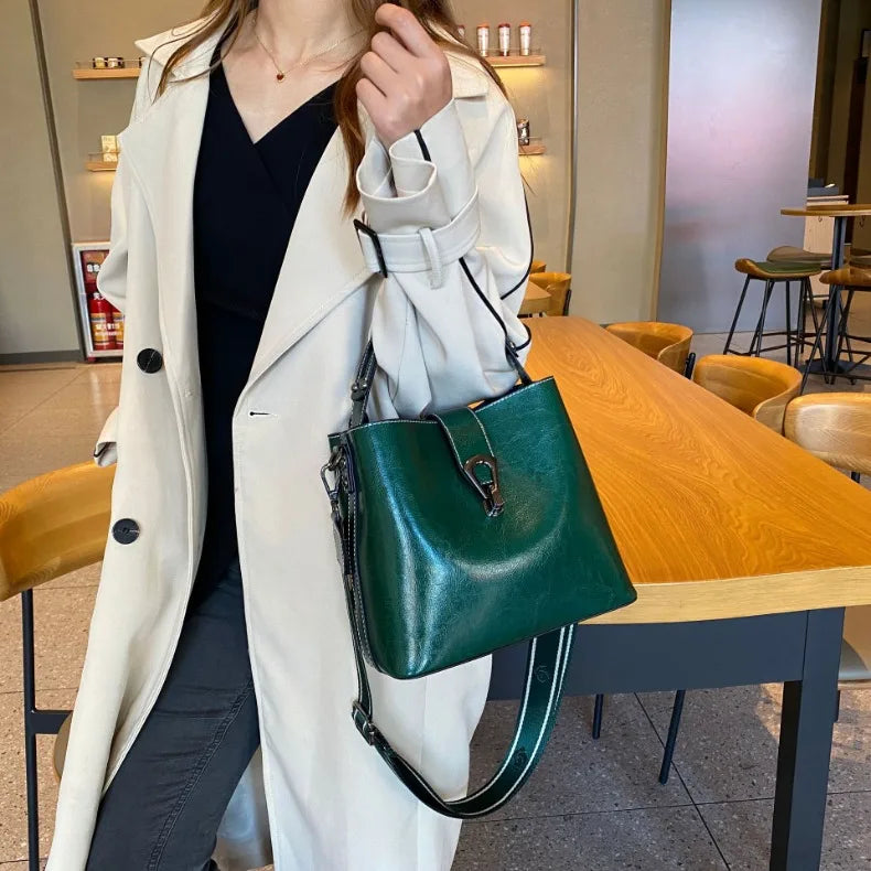 Real Oil Wax Leather Women's Bucket Bag Casual and Simple Handbag Large Capacity Ladies Cowhide Fashionable Crossbody Tote Bag