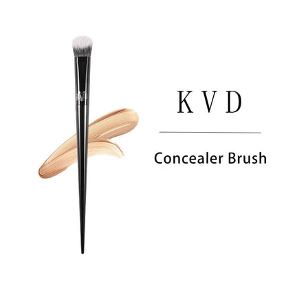 Kat Von D - Makeup Brush 35 Concealer Brush Soft Fiber Hair Elegant Black Handle Brand Makeup Brushes for Woman - RELUX.STORE