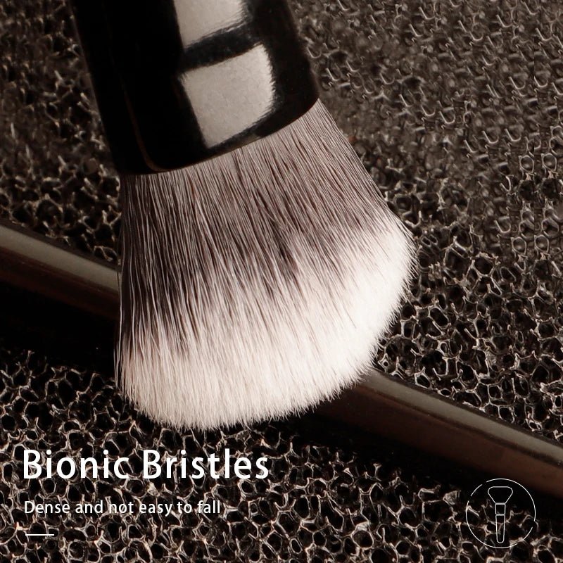 Kat Von D - Makeup Brush 35 Concealer Brush Soft Fiber Hair Elegant Black Handle Brand Makeup Brushes for Woman - RELUX.STORE