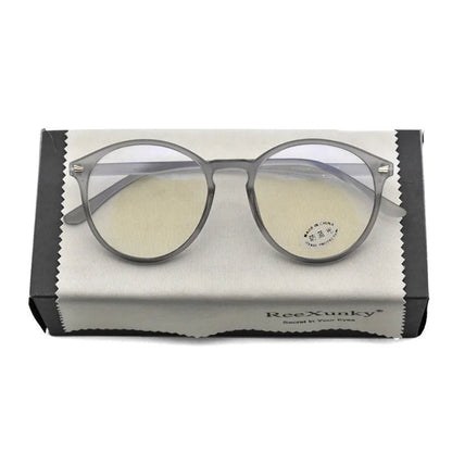 "Photochromic Anti - Blue Light Computer Glasses – Round Vintage Frame for Men & Women, Gaming & Eyestrain Protection" - RELUX.STORE